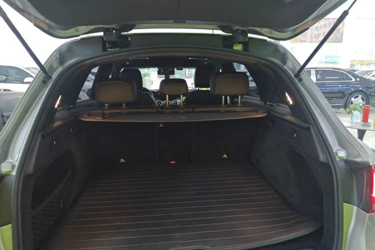 Used Mercedes-Benz GLC 2020 GLC 300 L 4MATIC Dynamic Edition
