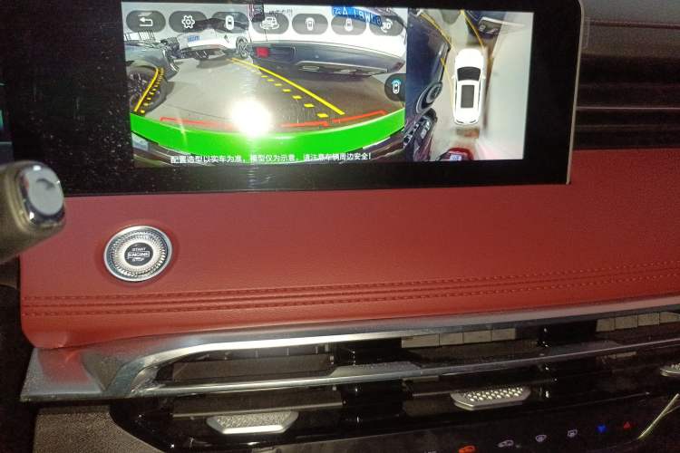 Used JETOUR X70 PLUS 2023 1.5T DCT Brave PLUS 5-Seater
