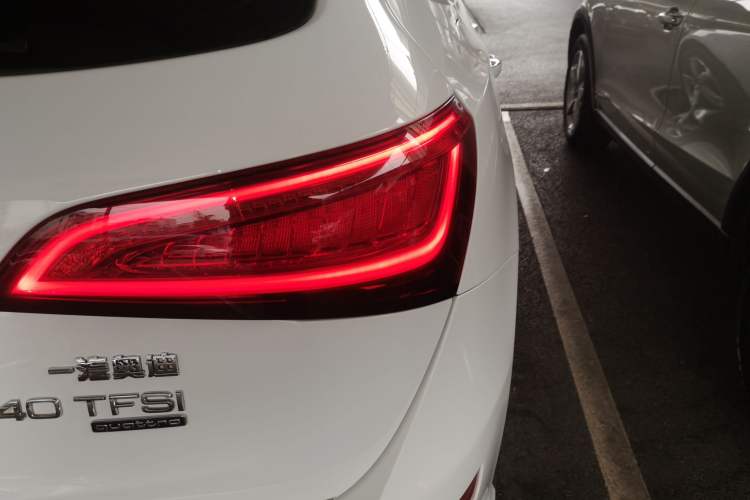 Used Audi Q5 2017 Plus 40 TFSI Ambition Model
