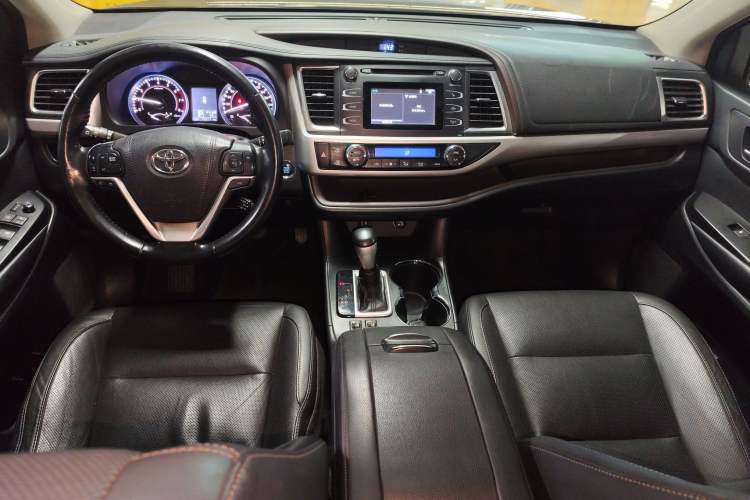 Used Toyota Highlander 2017 2.0T Two-Wheel Drive Luxury Edition 7 Seats
