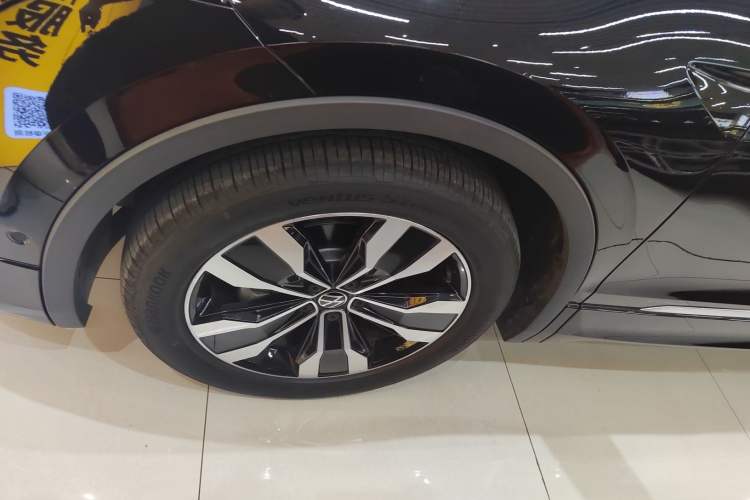 Used Volkswagen Tiguan L 2024 Outstanding Model 330TSI Automatic Two-Wheel Drive R-Line Dragon Glory Edition