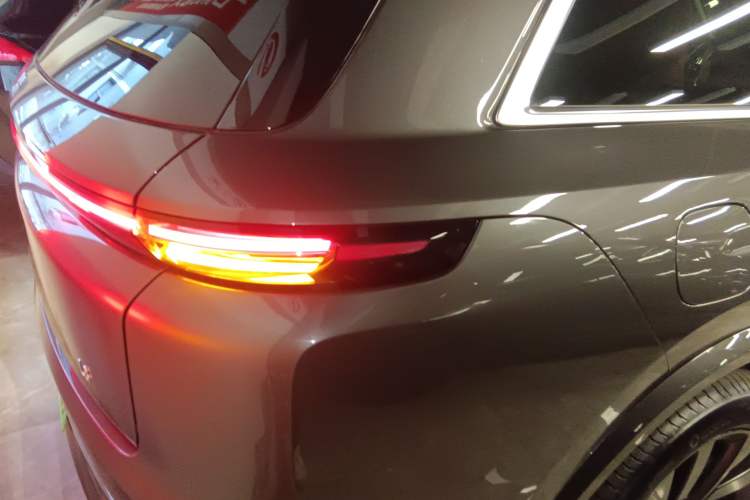 Used Li Auto L8 2023 Pro Model
