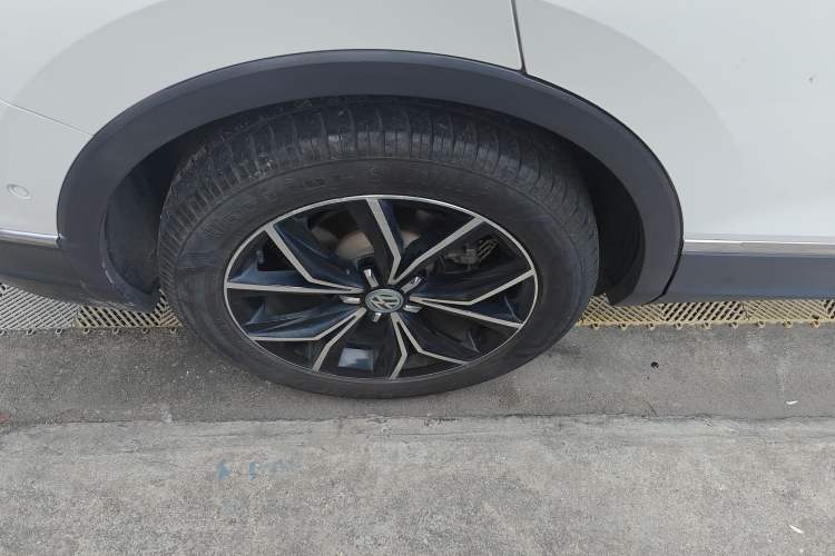 Used Volkswagen Tiguan L 2017 380TSI Automatic All-Wheel-Drive Flagship Edition
