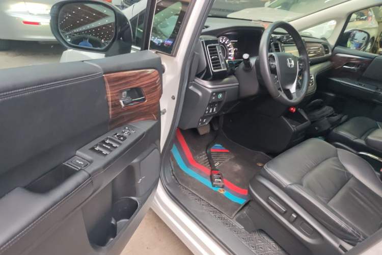 Used Honda Elysion 2016 2.4L Supreme Edition
