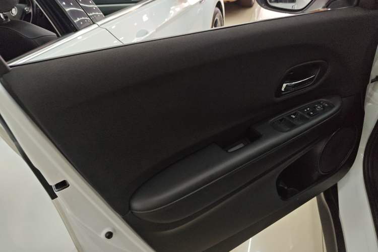 Used Honda Vezel 2019 1.5L CVT Pioneer Edition China VI
