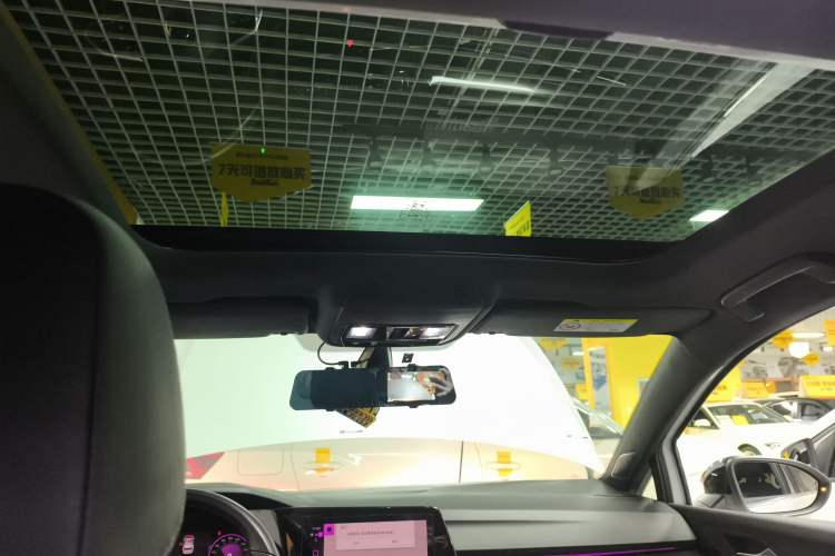 Used Volkswagen Golf 2023 Facelift 280TSI DSG R-Line Lite