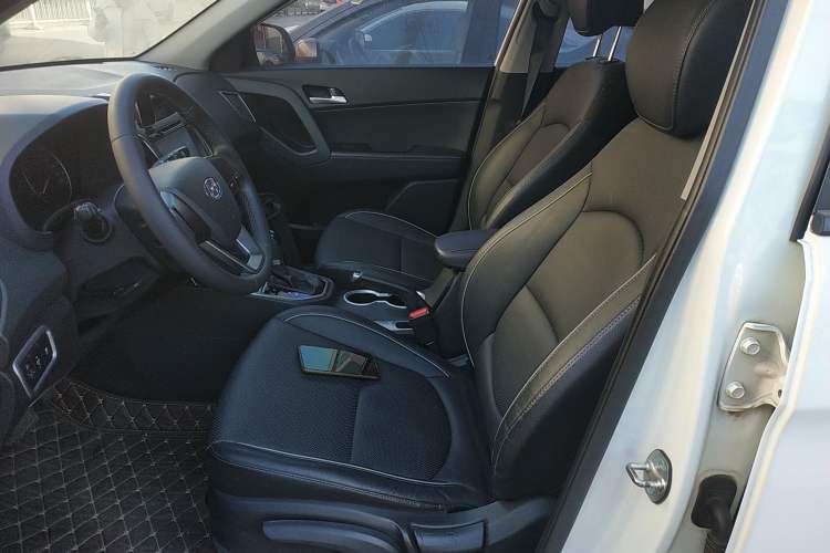 Used Hyundai ix25 2015 1.6L Automatic Two-Wheel Drive Smart GLS Trim
