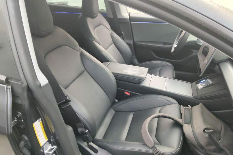 Used Tesla Model 3 2025 Rear-Wheel-Drive Version
