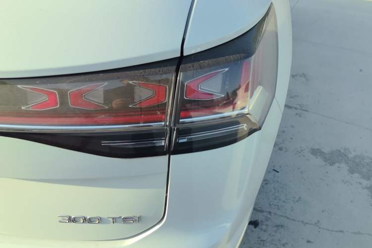 Used Volkswagen Tayron 2023 300TSI Two-Wheel-Drive Luxury Plus Advanced Edition
