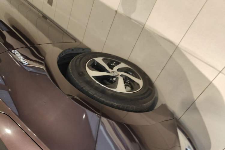 Used Toyota Levin 2017 Revised Dual-Engine 1.8H GS E-CVT Elite Sunroof Version China V Standard