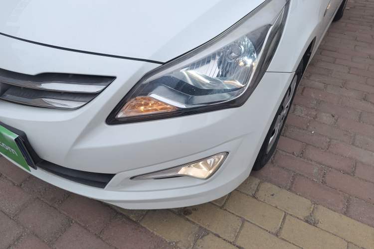 Used Hyundai Verna (older generation) 2014 1.4L Manual Smart GLS Trim