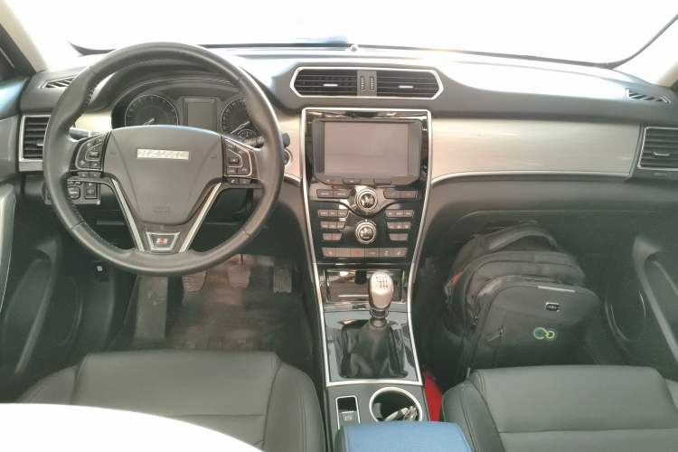 Used Haval H2 2017 Red-Label 1.5T Manual Two-Wheel Drive Luxury Model
