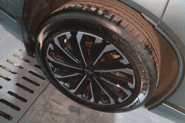 Used Chery Tiggo 9 2023 2.0T Dual-Clutch Two-Wheel Drive Luxury Edition 5 Seats
