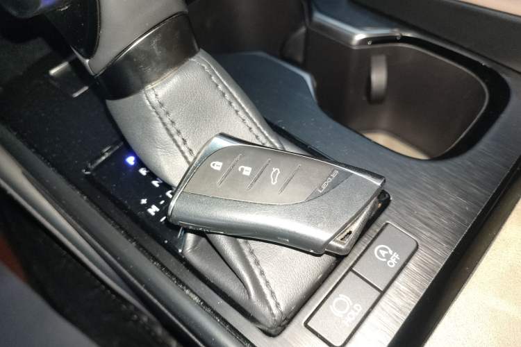 Used Lexus ES 2022 200 Excellence Edition
