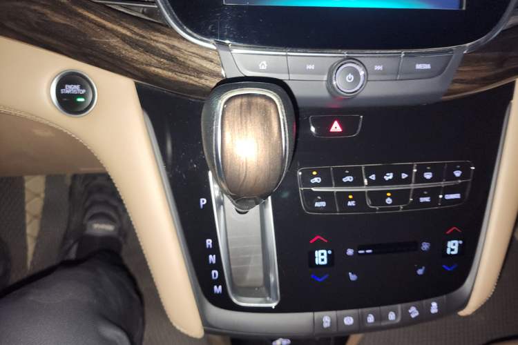 Used Buick GL8 2017 ES 28T Luxury Model China V Standard
