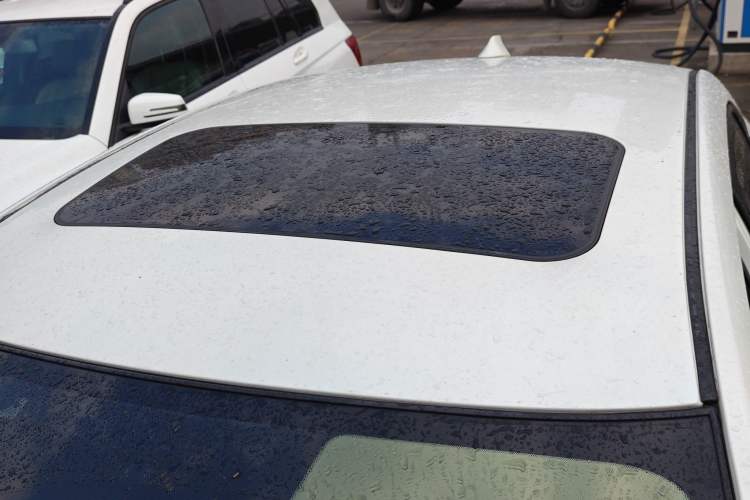 Used Venucia D60 2018 1.6L CVT Smart Connect Elite Edition