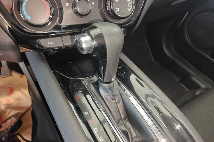 Used Honda Vezel 2015 1.5L CVT two-wheel drive Comfort trim