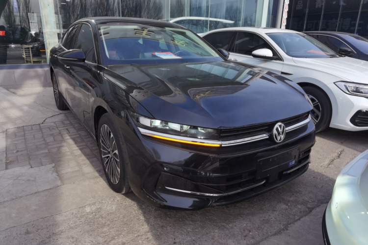 Used Volkswagen Magotan 2024 380TSI DSG Prestige Edition DaMai Package
