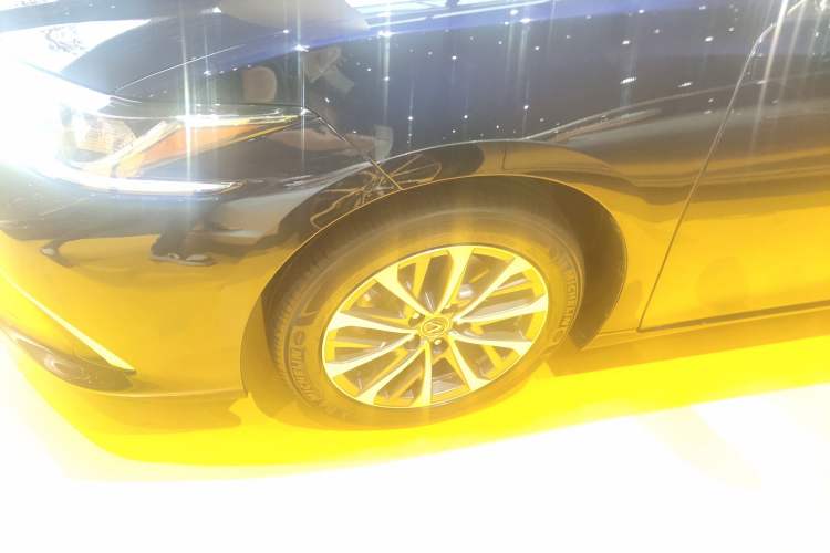 Used Lexus ES 2021 300h Excellence Edition
