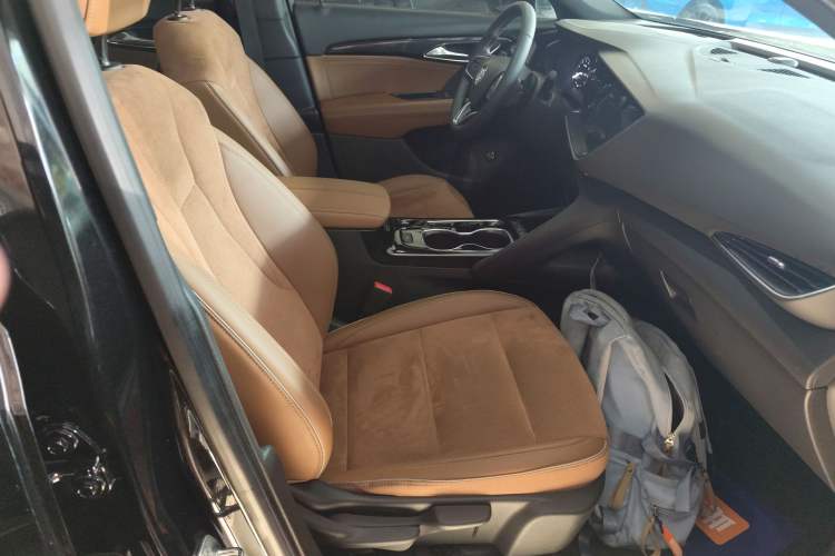 Used Buick Envision 2020 Encore S 652T Two-Wheel Drive Luxury Model
