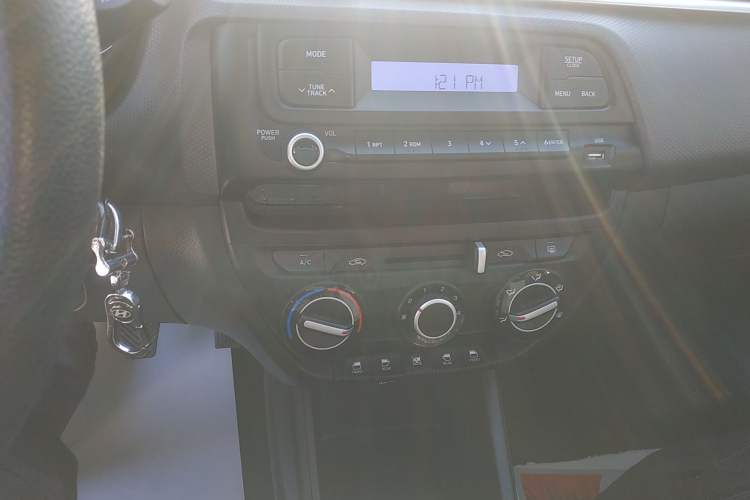 Used Hyundai Verna 2017 1.4L Manual Refreshed Version China VI Standard