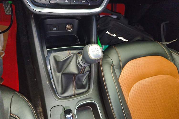 Used Wuling Hongguang S3 2018 1.5L Manual Luxury Model China V Standard
