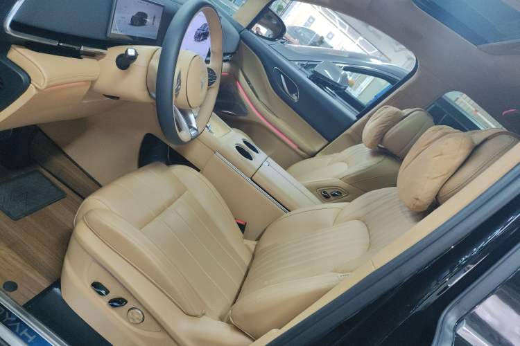 Used VOYAH Dream 2025 PHEV Four-Wheel-Drive Flagship Version – Qiankun Edition
