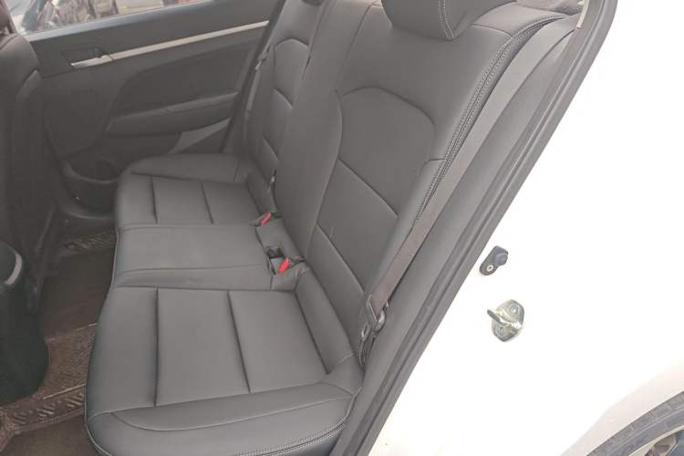 Used Hyundai Elantra 2018 1.6L Automatic 15th Anniversary Special Edition
