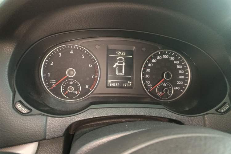 Used Volkswagen Sharan 2013 1.8TSI Standard Model
