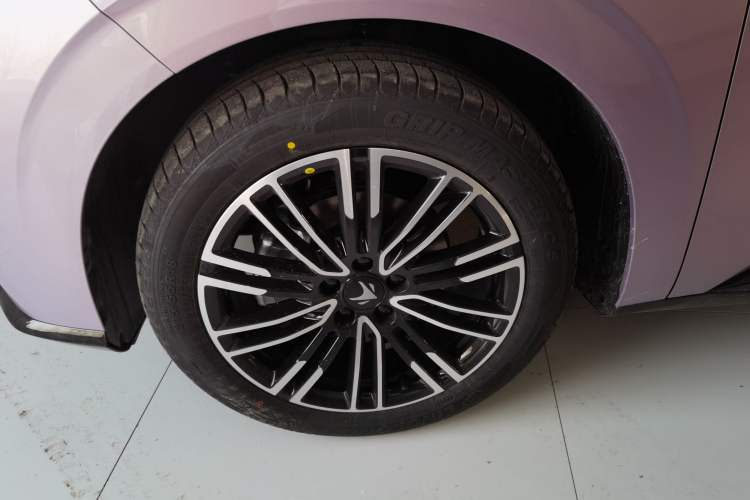 Used ARCFOX T1 2025 Model 425 PLUS