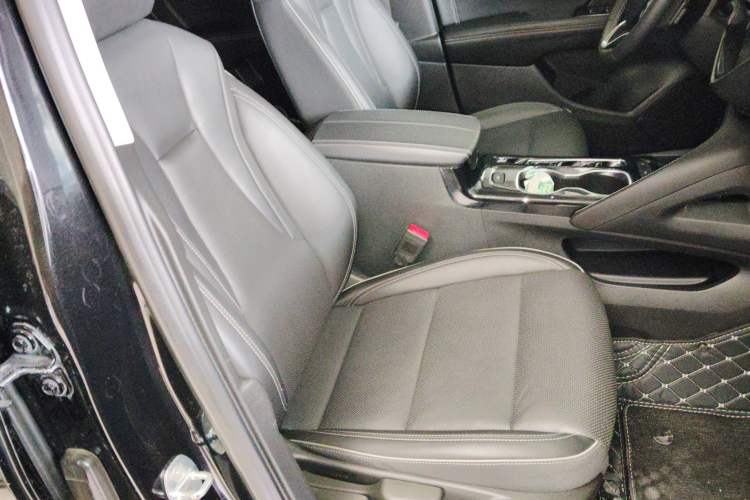 Used Buick Envision 2022 Facelift Encore S 552T Two-Wheel-Drive Luxury Model
