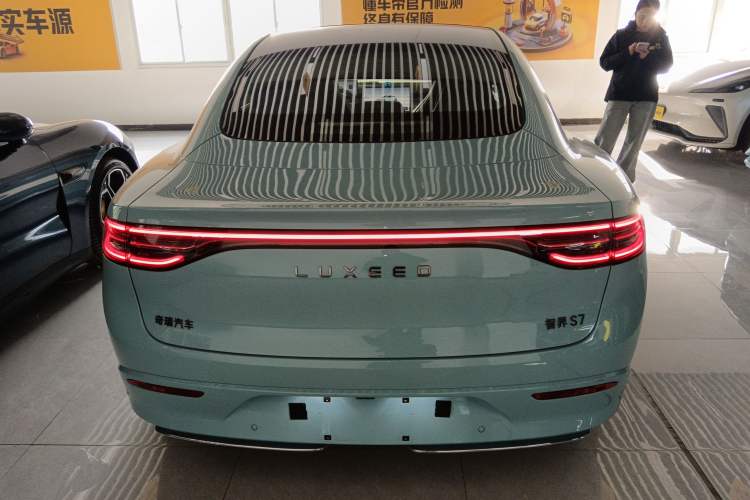 Used Hima Luxeed S7 2025 705 km Pro
