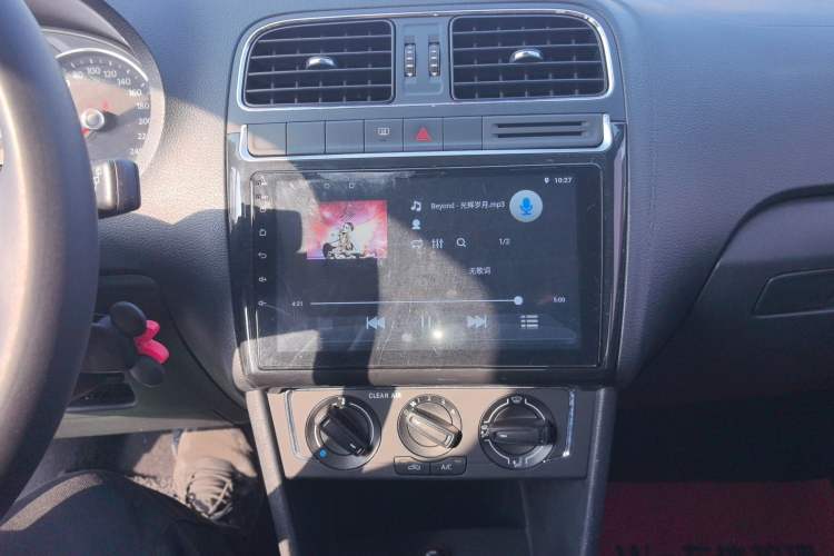 Used Volkswagen Polo 2016 1.6L Automatic Comfort Model
