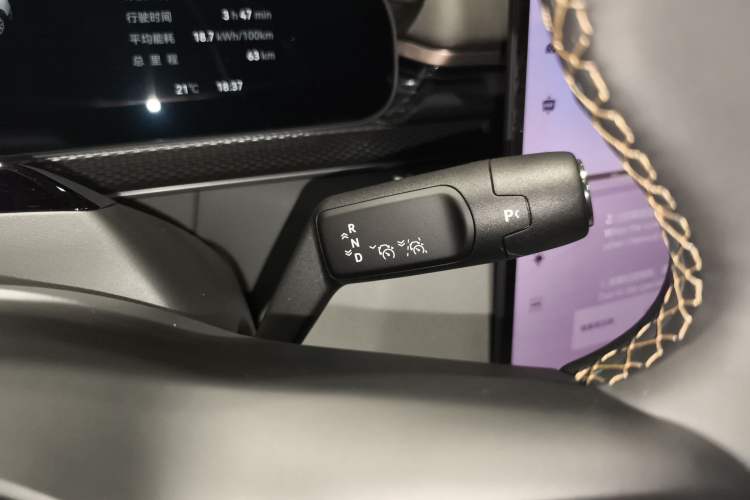 Used Zeekr 7X 2025 100 kWh Long-Range Rear-Wheel Drive with Intelligent Driving Features