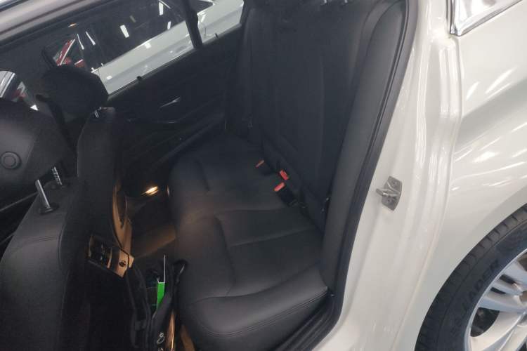 Used BMW 3 Series 2016 320Li Ambition Model
