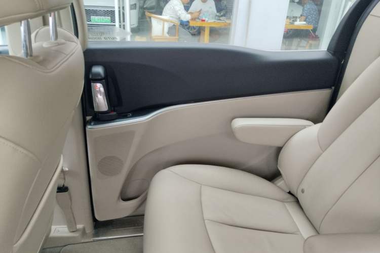 Used Buick GL8 2018 28T Luxury Model China VI Standard
