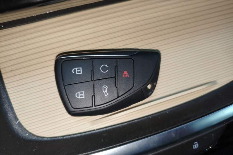 Used Buick GL8 New Energy 2025 Lushang First-Drive Edition 7-Seater
