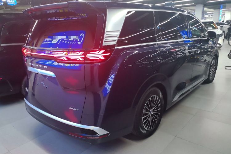 Used Denza D9 2022 EV 600 Four-Wheel Drive Flagship Model
