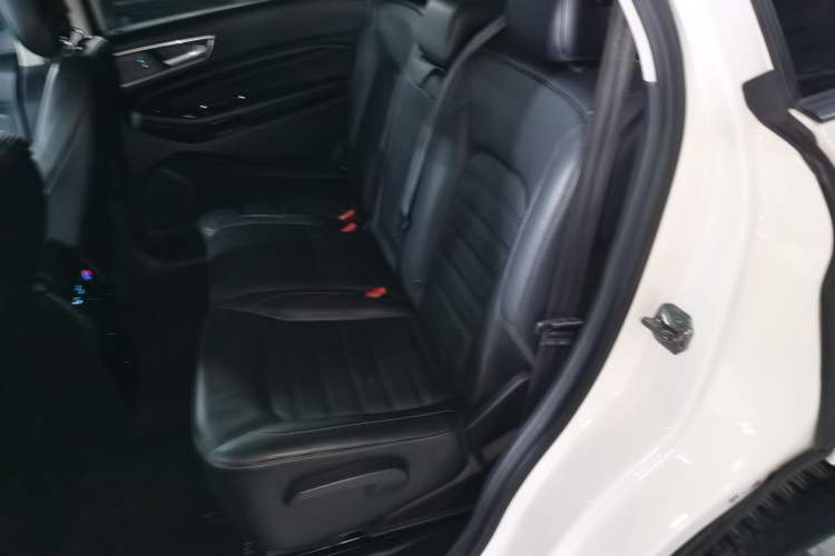 Used Ford Edge 2015 2.0T GTDi 4x4 High-Grade Model
