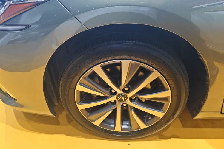 TDK.VehicleDetails.img