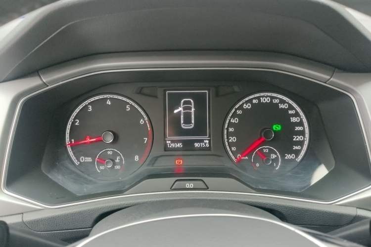 Used Volkswagen T-ROC 2019 230TSI DSG Two-Wheel-Drive Advanced Version China VI Standard
