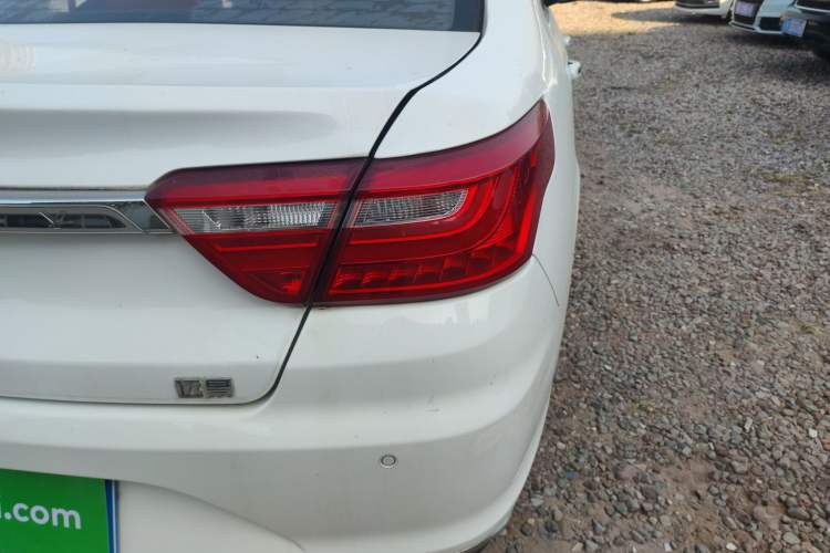 Used Geely Auto Vision 2019 Upgraded Model 1.5L CVT Luxury Version China VI Standard
