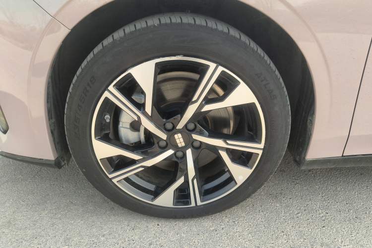 Used  L6 2024 125km Creative Edition
