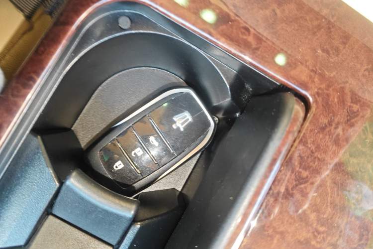 Used Toyota Crown 2018 2.0T Fashion Edition
