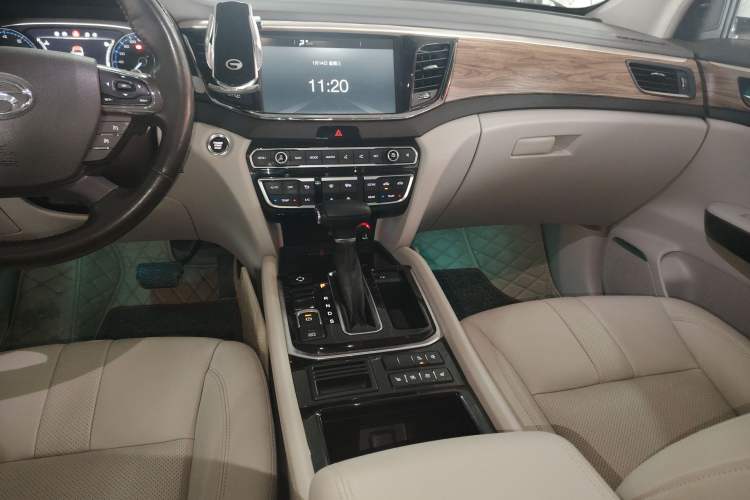 Used GAC Trumpchi GS8 2017 320T Two-Wheel Drive Luxury Smart Connectivity Version (7 Seats)