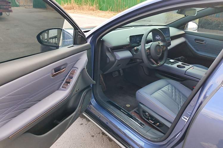 Used Baojun Enjoy 2025 Plug-in Hybrid 140km Luxury Edition