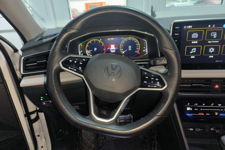 Used Volkswagen Tiguan L 2023 330TSI Automatic Two-Wheel Drive R-Line Enjoyment Edition