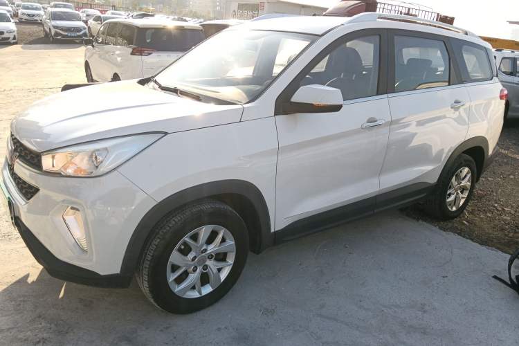 Used Wuling Hongguang S3 2019 1.5L Manual Luxury Model China VI Standard
