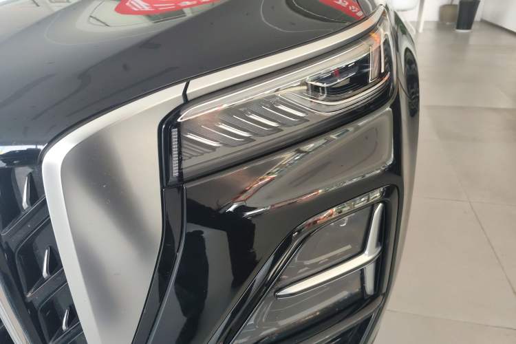 Used Hongqi HS5 2023 2.0T Four-Wheel Drive Flagship Pro Edition
