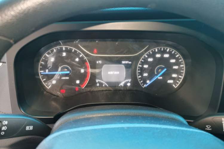 Used JMC Fushun 2023 2.0T Manual Short-Wheelbase Mid-Height Commercial Multi-Purpose 5-Seater Passenger Vehicle